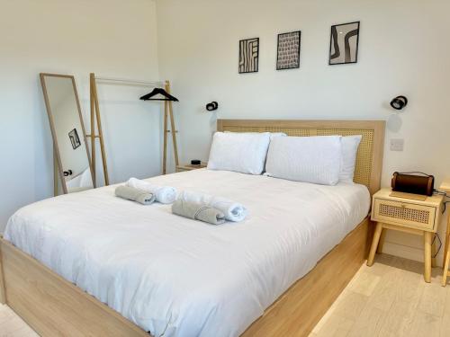 Eco-Friendly Highland Suite with Mountain Views in Спін міст
