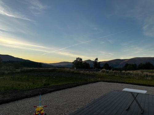 Eco-Friendly Highland Suite with Mountain Views in Спін міст