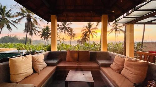 Aloha farms- By the lake near Innovative Film City