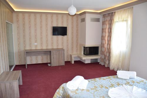 Hotel Pogradeci 2 - image 2