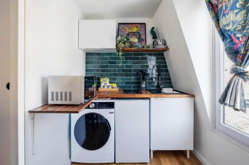 Studio Exotique Hyper-Centre Enghien 12min Paris in Enghien les Bains
