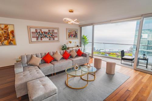 Oceanfront Apartment - Across from Larcomar Miraflores
