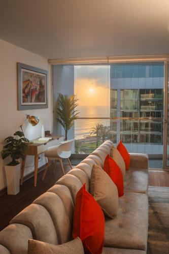 Oceanfront Apartment - Across from Larcomar Miraflores - image 3