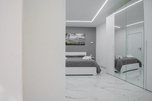 Cavahome, Naples