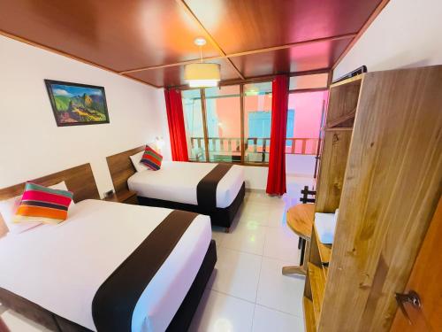 2 twin beds