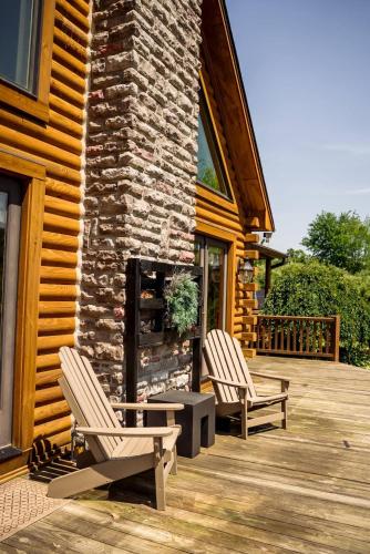 Private Luxury Log Cabin in Stockton (NJ)