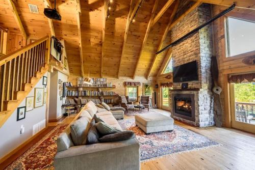 Private Luxury Log Cabin in Stockton (NJ)