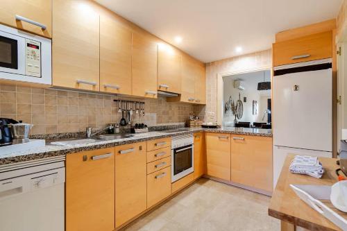 Appartement cosy avec piscine & plage à 5 min à pied (Appartement cosy avec piscine & plage a 5 min a pied) in บวยนาส โนเชส