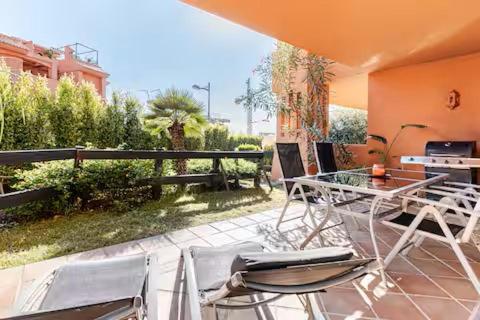 Appartement cosy avec piscine & plage à 5 min à pied (Appartement cosy avec piscine & plage a 5 min a pied) in บวยนาส โนเชส