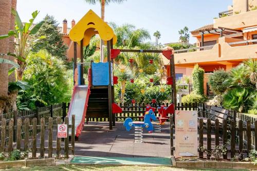 Appartement cosy avec piscine & plage à 5 min à pied (Appartement cosy avec piscine & plage a 5 min a pied) in บวยนาส โนเชส