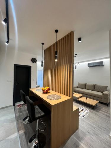 Millie Apartment - Cozy Stay with Parking