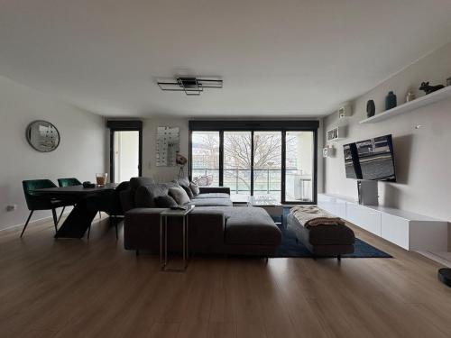 Quiet and Spacious 2BR And Salon Terrasse Parking - Location saisonnière - Saint-Denis