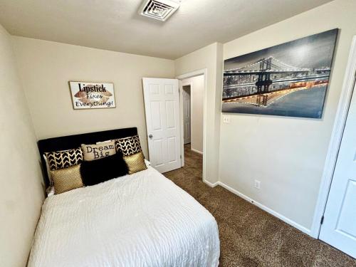 Modern & Vibrant Oasis Minutes from Downtown in Centru oraș Norfolk