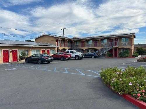 Desert Inn Motel 4