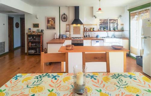 virtuve, Maison Avec Piscine in Faugeres