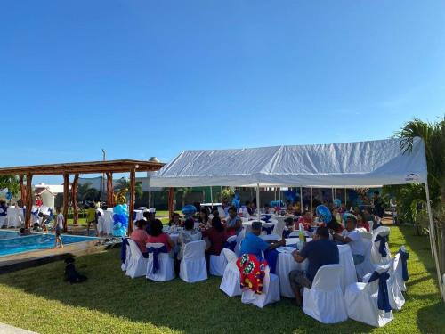 Beautiful Beach House in Los Mogotes