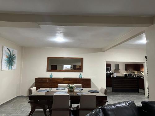 Beautiful Beach House in Los Mogotes