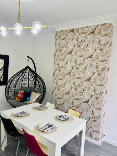 Walsall Comfort Home 3Bedroom Retreat Sleeps 6 in Palfrey