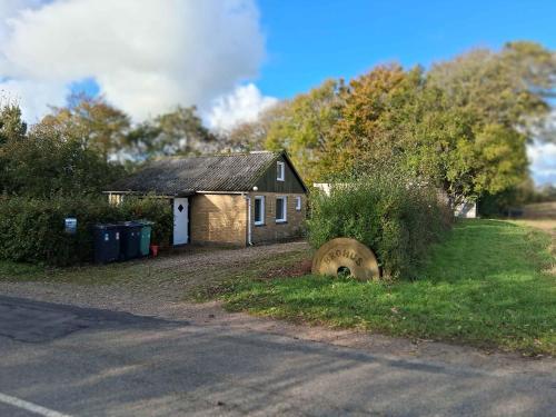 Comoditats, Lille Hus På Landet (Lille Hus Pa Landet) in Bækmarksbro