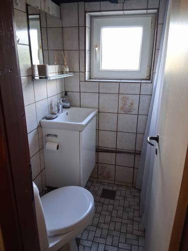 Comoditats, Lille Hus På Landet (Lille Hus Pa Landet) in Bækmarksbro