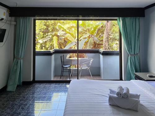 room detail thumbnail 1