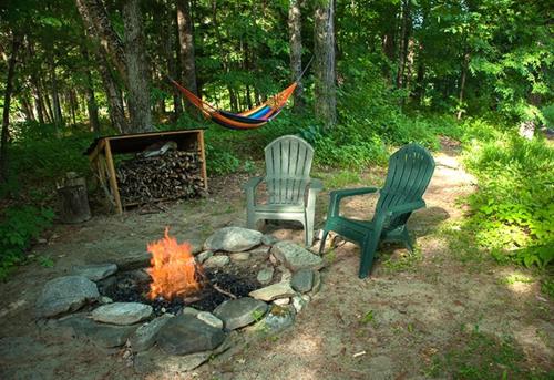設施, Custom Cabin Surrounded by River in Newfane, Vermont in 纽芬 (VT)