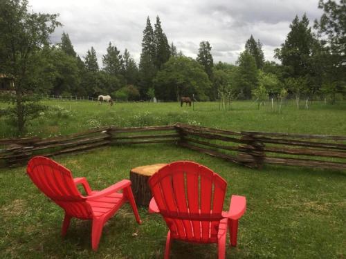 สภาพแวดล้อมโดยรอบ, Rustic Cabin Rental in a Wild Meadow near Crater Lake National Park, Oregon in พรอสเพ็ค