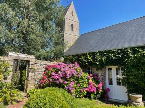 Aed, Holiday home in Houtteville with garden in Liesville-sur-Douve