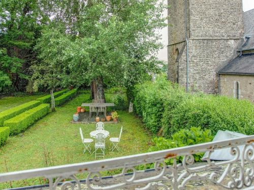Rõdu/terrass, Holiday home in Houtteville with garden in Liesville-sur-Douve