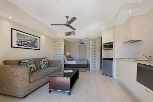 努萨法语区曼特拉酒店