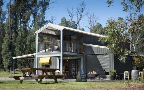 Viesnīcas āriene, Saladin Lodge in Narbethong