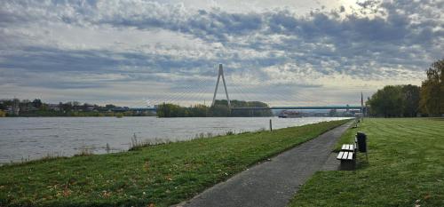 Gemütliche zwei Zimmer Wohnung am Rhein (Gemutliche zwei Zimmer Wohnung am Rhein) in Andernach