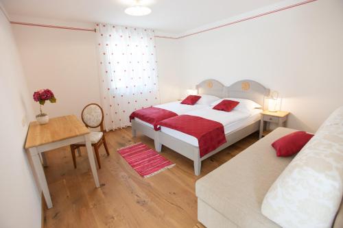 Casa Krasna Guest House - image 2