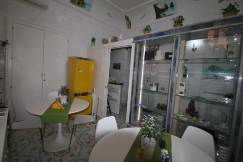 Le Vie Di Napoli B&B – Naples, CO