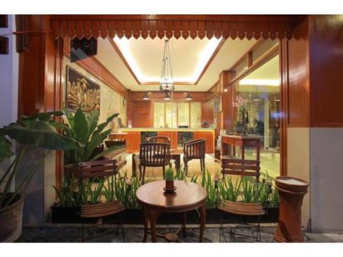Paku Mas Hotel (Yogyakarta) from £14 | lastminute.com