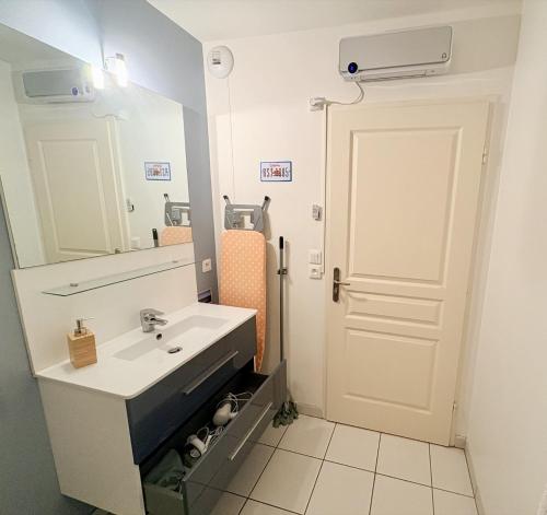 studio proche Orly et villes 91 in La Ville-du-Bois