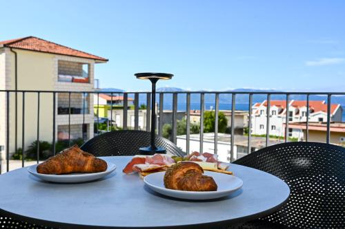 周邊環境, Fly Up Mediterranean Apartments in 格拉達茨