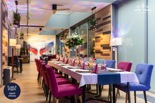 Ресторан, GRAPE TOWN HOTEL in Зелена-Гура