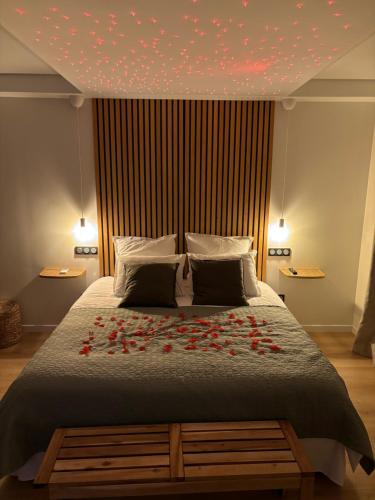 Chambre romantique avec Jacuzzi privée (Chambre romantique avec Jacuzzi privee) in 梅西