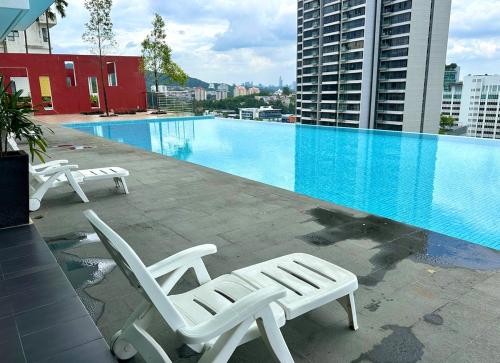 White Haven Retreat Big TV FREE Carpark Near1U Mrt - image 13