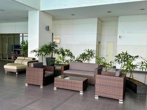 White Haven Retreat Big TV FREE Carpark Near1U Mrt - image 14