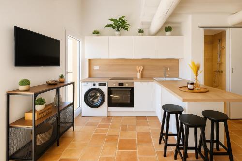 Le Nily Provence, T2 cosy rénové avec Clim, Extérieur et Parking (Le Nily Provence, T2 cosy renove avec Clim, Exterieur et Parking) in Sainte-Tulle