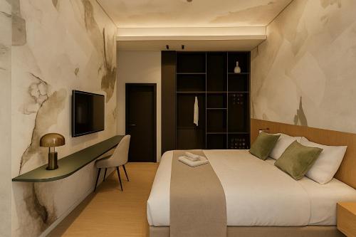 Suite, executive, balcony