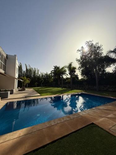 Villa 9- luxurious 5 bedrooms villa in the heart of Ambassadors – khách sạn tại Mathe IA