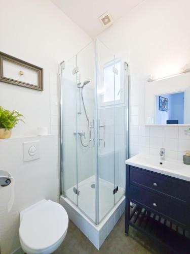 Hotel Le Midi Clermont-Cournon Room Type - Family Room Hotel Le Midi Clermont-Cournon Room Type - Family Room
