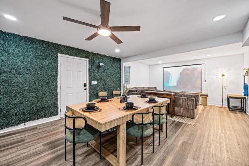 雅典 (佐治亚州) Game Day Ready! 2 King Beds Near UGA & DT 4星级 单人房 大堂