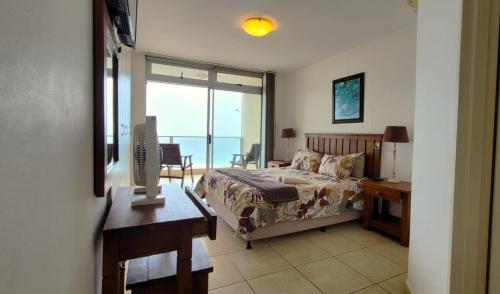 Santorini 106A in Margate