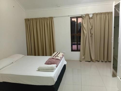 Large 4 Bedroom 7 Bed Villa in Sonaisali Rd, Nadi, Nadi (fotografie 4)