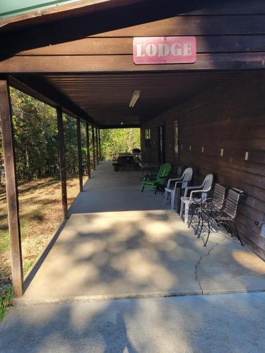 A szálláshely kívülről, Spacious Cabin Rental for Large Groups near Onondaga Cave State Park in Missouri in Cuba