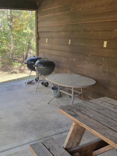 Létesítmények, Spacious Cabin Rental for Large Groups near Onondaga Cave State Park in Missouri in Cuba